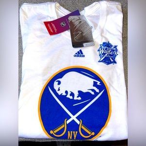 Adidas Winter Classic 2018 Buffalo Sabers Women’s M T (runs small)